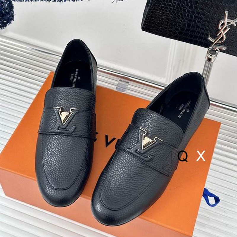 LV Men's Shoes 440